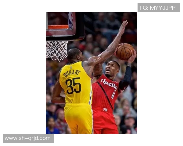 库里复出首秀手感冰冷，勇士状态低迷防守漏洞频出，科尔赛后严厉批评球队表现